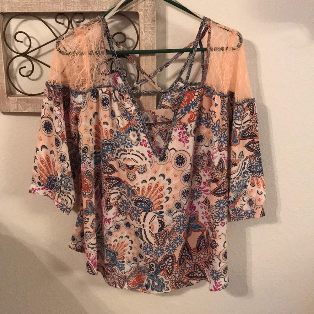Buckle top - Picture 2 of 2